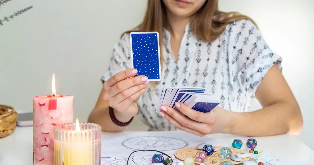 How to read tarot: a technique for beginners