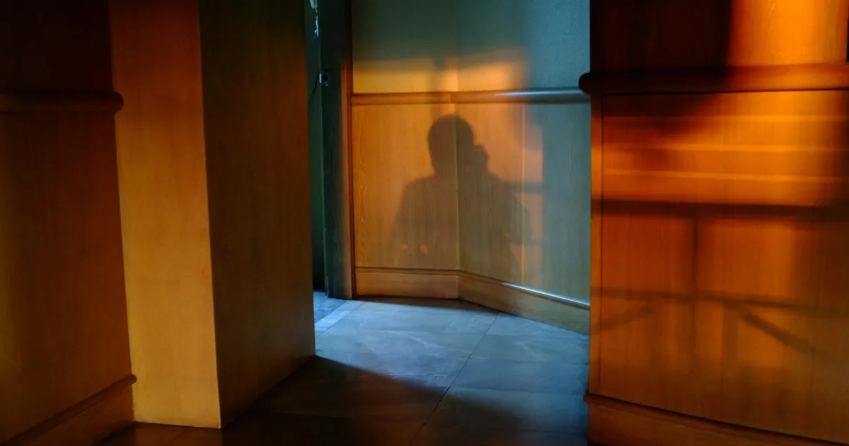 footsteps in an empty house – footsteps in an empty house signs, footsteps in an empty house how to 