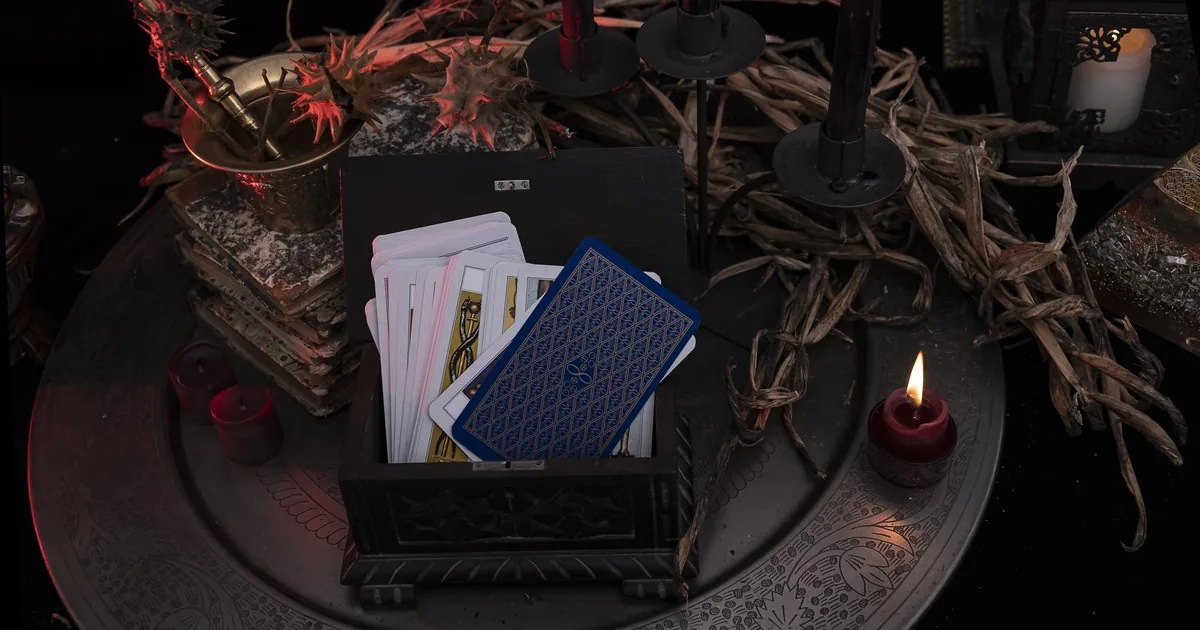 new tarot: fresh readings that are worth trying